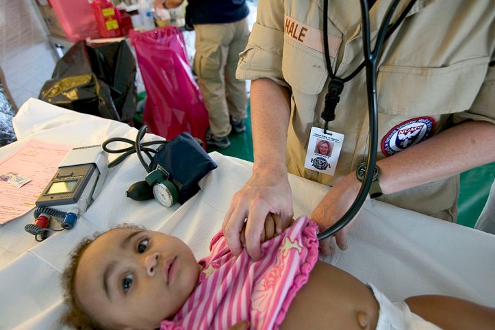 1024px-FEMA_-_10996_-_Photograph_by_Andrea_Booher_taken_on_09-20-2004_in_Florida